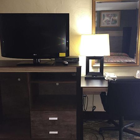 Track & Turf Motel Mount Laurel Luaran gambar